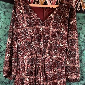 alya size small pattern romper